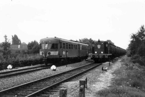 blauwe engel en olie trein